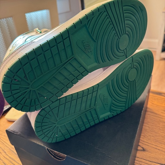 Nike Air Jordan 1 Mid SE Green Gray - Picture 9 of 14